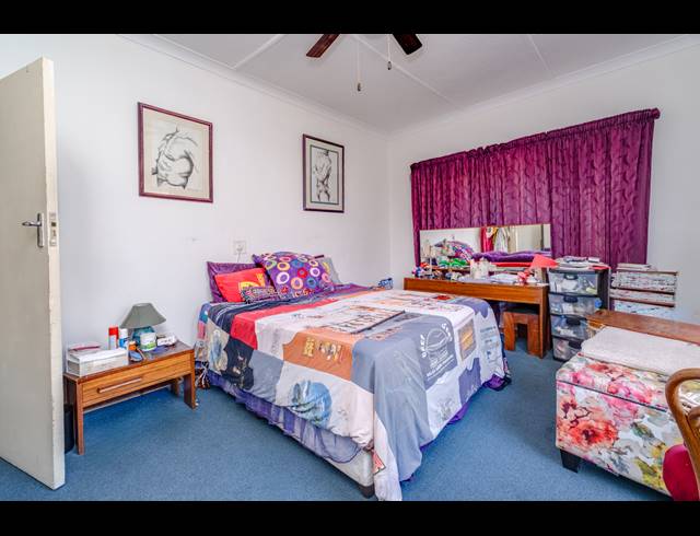 5 BEDROOM HOUSE FOR SALE IN FONTAINEBLEAU